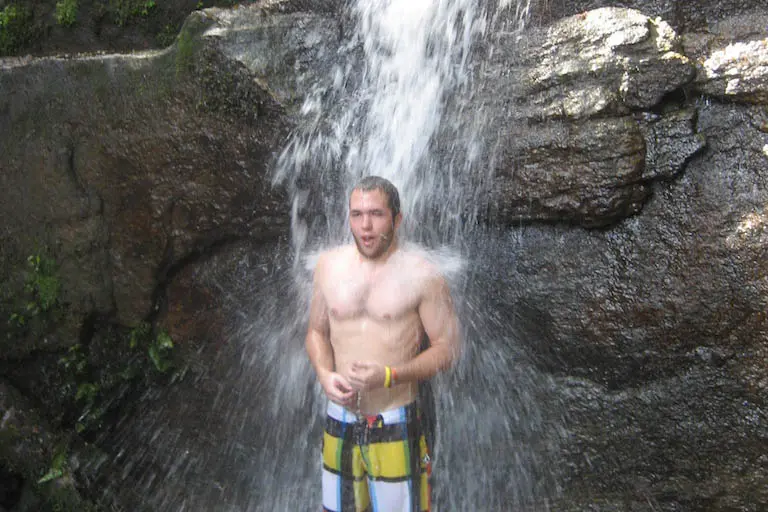 Cachoeira das Primatas Self Falls