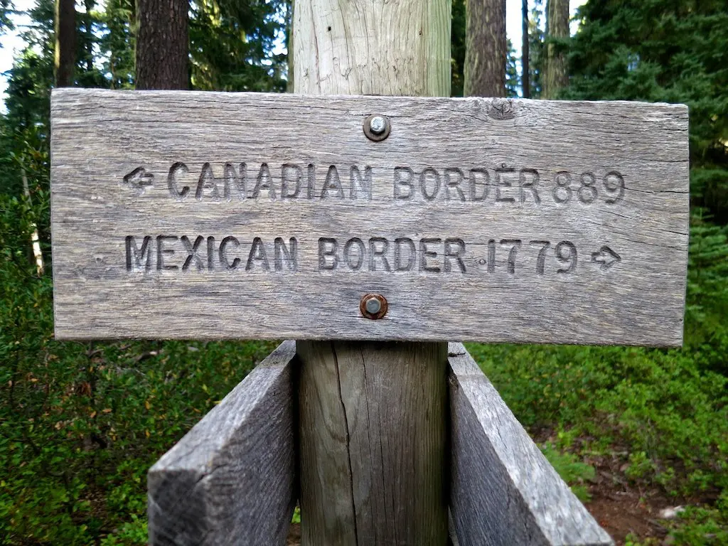 Canadian Border Sign