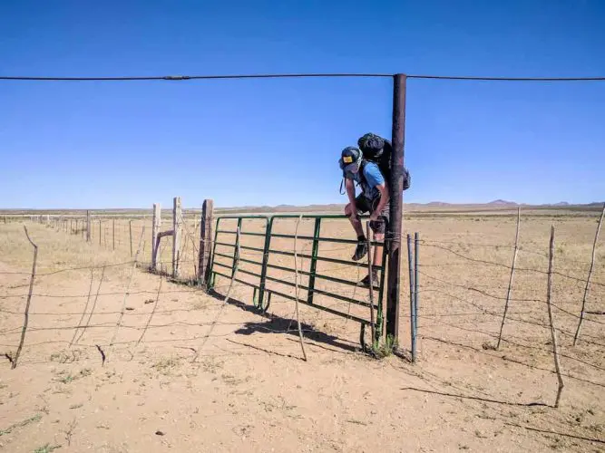 CDT-New-Mexico-Moist-Climb-Fence