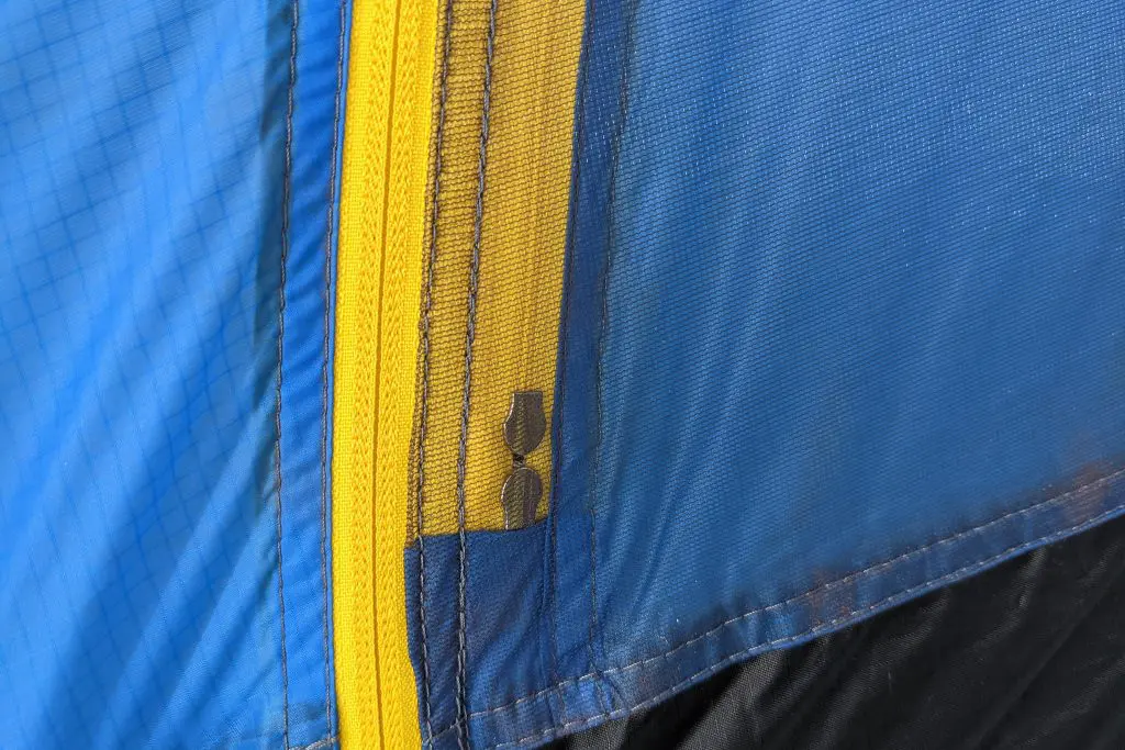 Door zipper