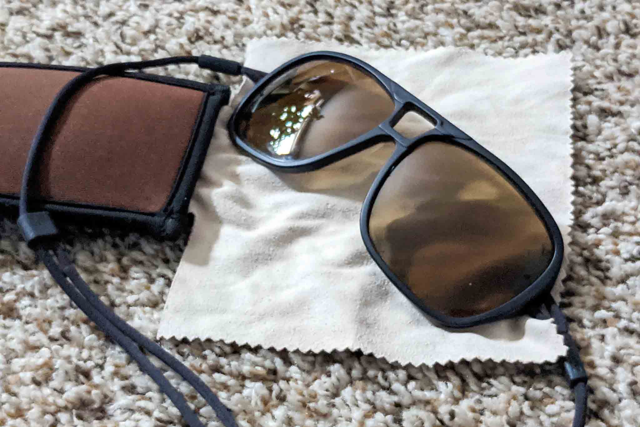 Ombraz Armless Sunglasses Review | Halfway Anywhere