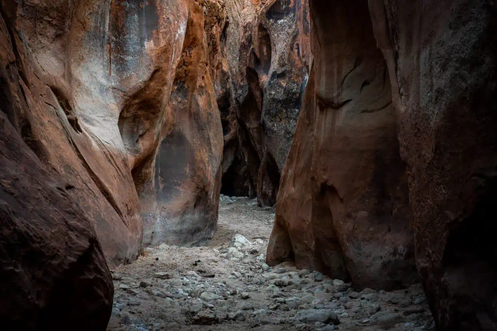 the slot canyon of upper buckskin gulch